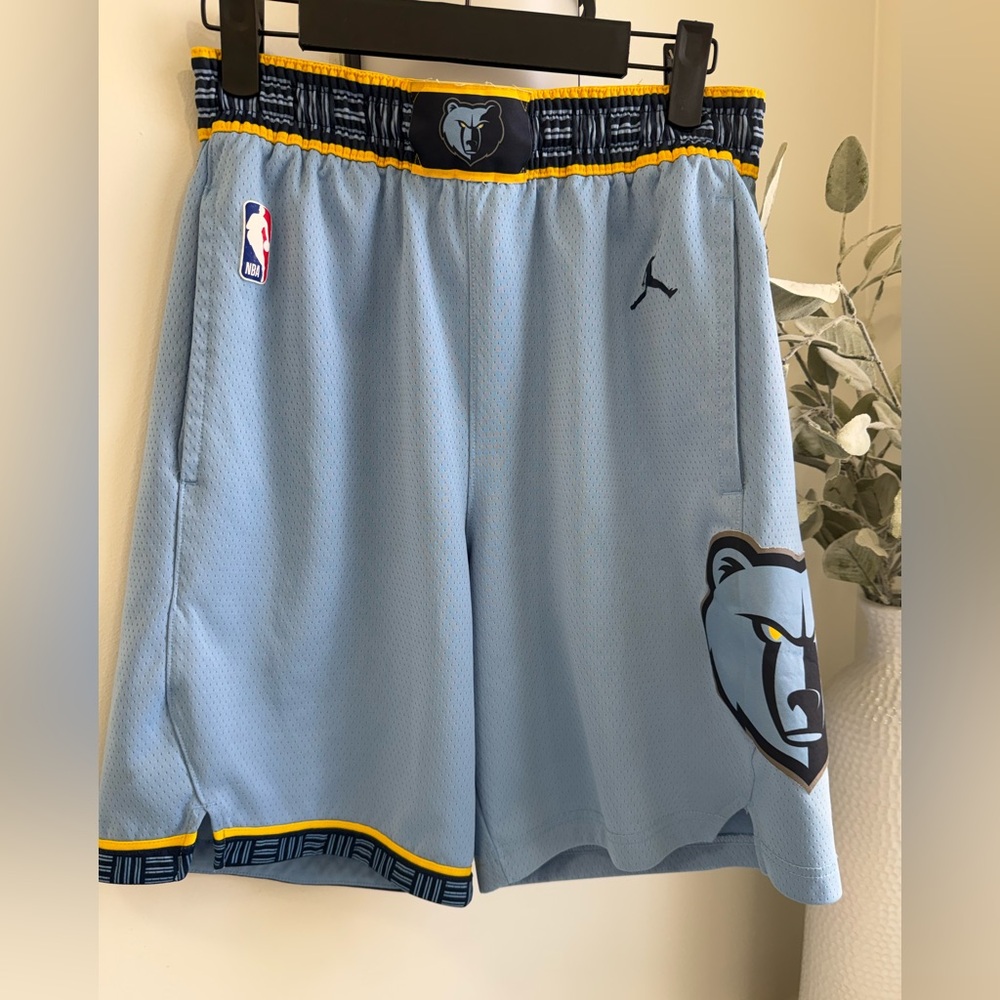 NBA Shorts Men's Memphis Grizzlies Basketball Blue Size 30 Small Pockets Logo